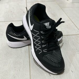 Air Zoom Pegasus 32, size 6.5 brand new, never worn